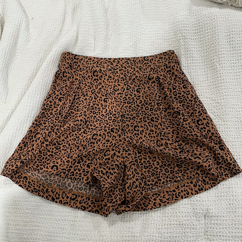H&M Leopard Pleated Cotton Shorts High Waisted